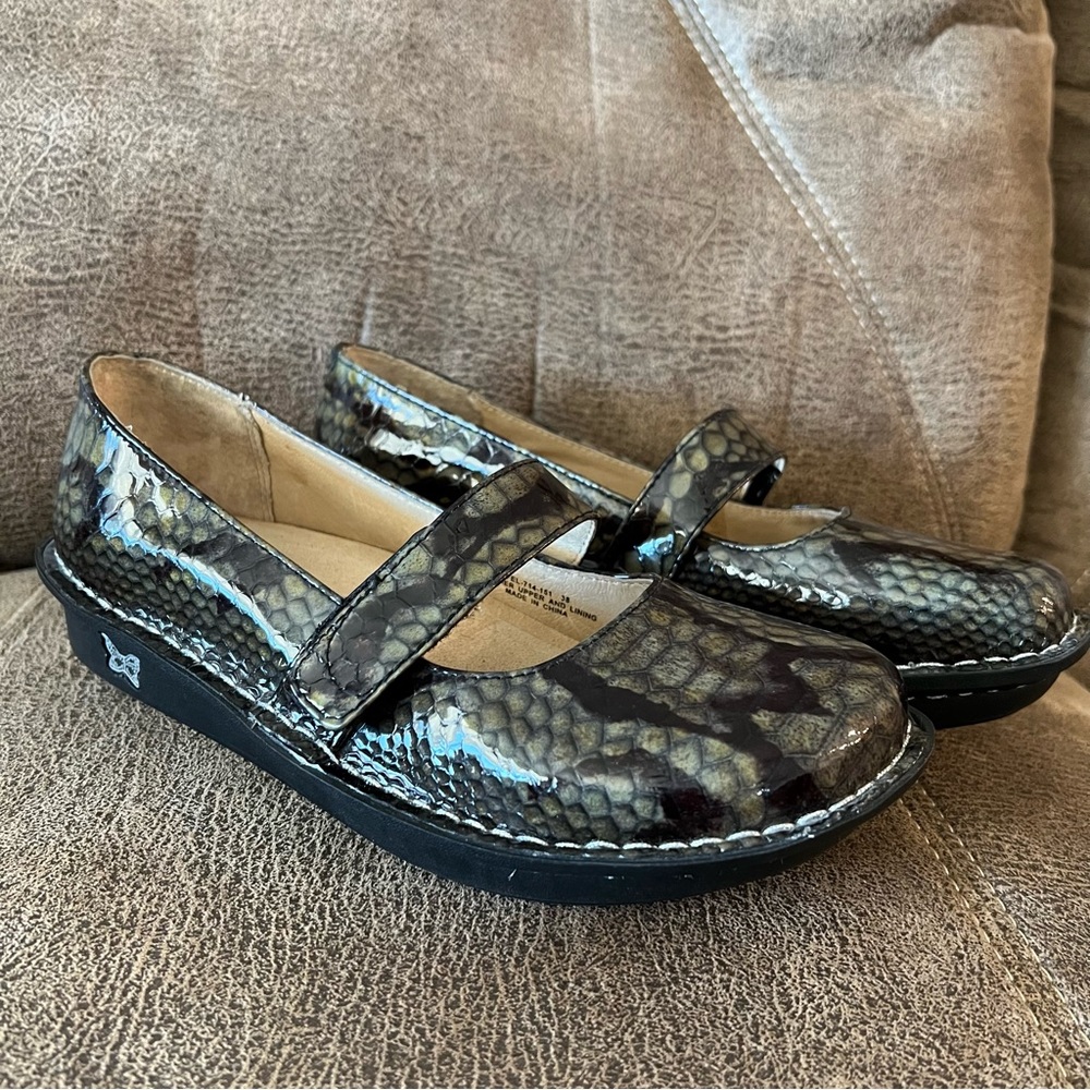Alegria Feliz Snakeskin Patent Leather Mary Jane Shoes - Picture 6 of 7